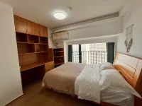 Huanzhu·Xiaoban Seaview Apartment (Haikouwan Poly Branch) - Condos
