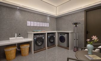 Moshang Qingya Hotel (Erlijing Night Market in Yingzhou Center, Fuyang)