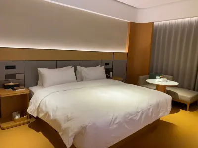 Four Seasons Hotel Hotels in Lingbi