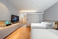 City Express Hotel (Mangshi Xingchang Commercial Plaza) - parking