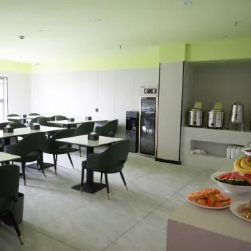 GreenTree Express Hotel (Luohe High-speed Railway West Station Wanda Plaza)