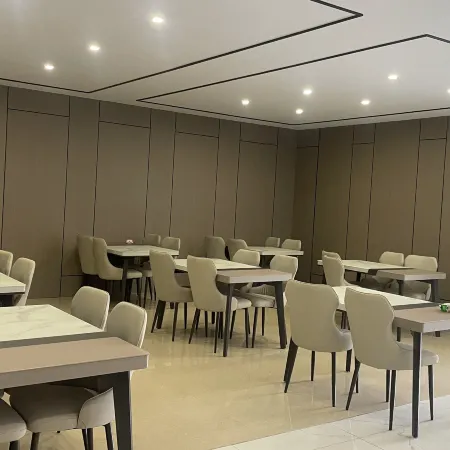 Mangkang Rumei Resort Hotel (Zhuka Bridge)