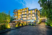 Banshan Yunjing·Private Tang Hotel Hotels near Shunan Bamboo Sea · Yingfeng Bay Plaza