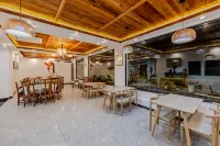 Manju·Yunwanshang Holiday Inn (Moon Bay Scenic Area Branch) Hotel a Contea di Jing