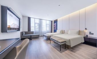 Atour Hotel Wuhan Optics Valley Square & Minzu University