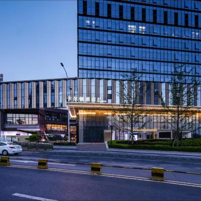 卡爾頓·Carlton｜空中溯野飯店（貴陽觀山湖高鐵北站店） 人民广场附近的飯店