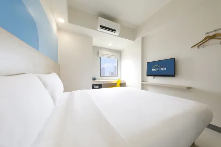 Hop Inn Hotel Iloilo Отели рядом с достопримечательностью «Diversion 21 KTV and Resto»