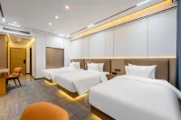Zhaorun Hotel (Zhaosu Tianma Lake Park Branch)