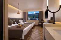 Hongqiao Story Homestay (Phoenix Ancient City Hongqiao Branch)