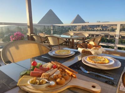 Doudou Pyramids View Hotel