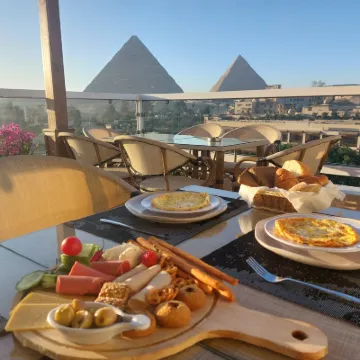Doudou Pyramids View Hotel Các khách sạn gần Đại kim tự tháp Giza