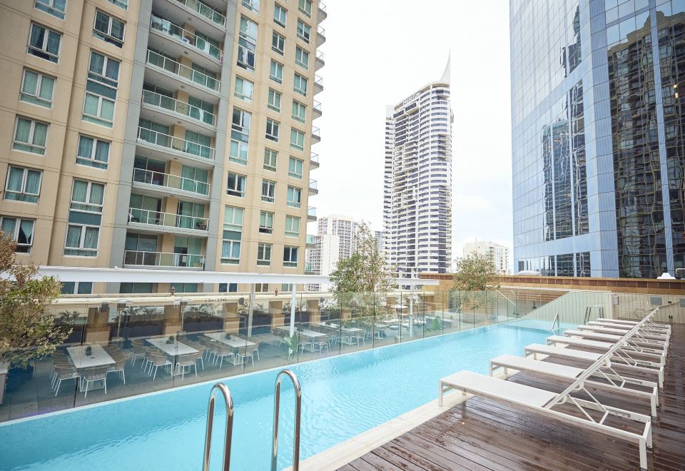 킴프턴 마고트 시드니 로비