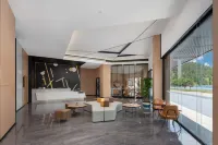 IU Hotel (Xingyi Yangguanggu Tourist Resort Hotel)