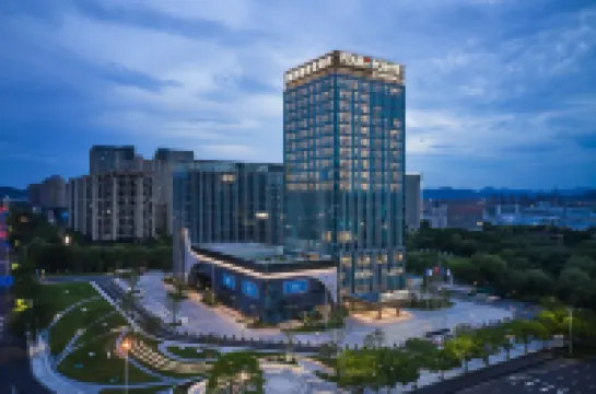 Four Points by Sheraton Huzhou Hotels near Huzhou Railway Station