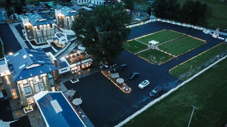 XinDuQiao YouRanMuYun Design Hotel Отели рядом с достопримечательностью «Miles Corridor»