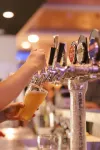 H on Mitchell Apartment Hotel - bars