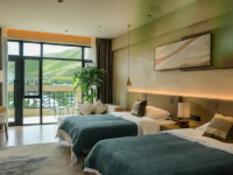 Kurdenin·Spruce Hotel Hotels in Gongliu