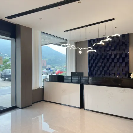 Qingtian Qiaojian Riverside Hotel