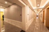 Zhangjiajie Colorful Dolphin Esports Hotel (Jiefang Road Branch)