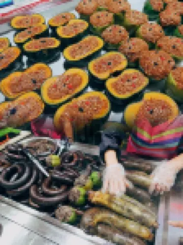 Yunshe·High-altitude View Smart Cinema Homestay (Yanji Yanbian University West Market Branch)