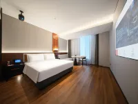 ROYGEM Hotel (Middle Rd of Zhengyang, MIxC, Qingdao) Hotels near Chengyang District