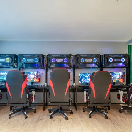 Chengshi Fangzhou E-sports Homestay (Liupanshui Railway Station Wanda Plaza)