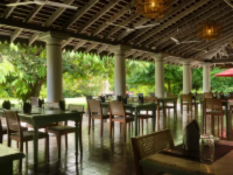 Wallawwa Hotels in Gampaha