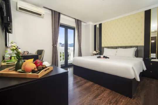 Monaco Hotel Da Nang Отели рядом с достопримечательностью «My Khe Pagoda»