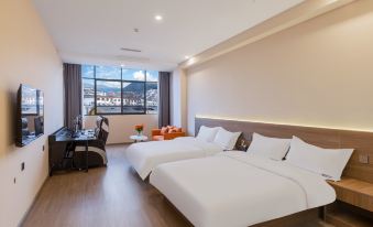 Ninglang Xinghang E-Sports Hotel