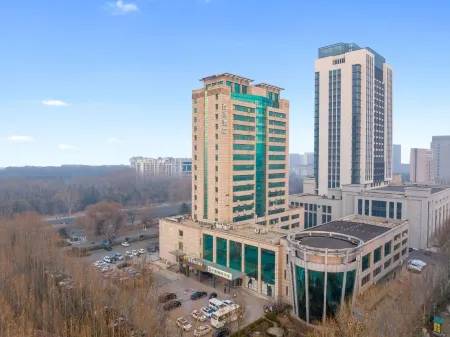 Bella Hotel (Dongying Guangrao Le'an Street International Expo Center) Отели рядом с достопримечательностью «Dongying Vocational College of Science and Technology (New Campus)»