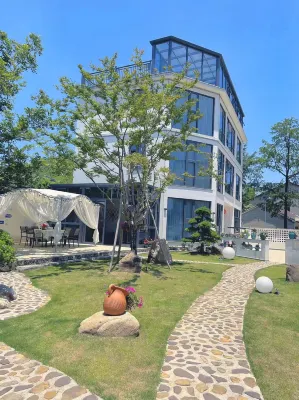 Xiyin Changxing View Light Luxury Holiday Meishu (Changxing Jiangnan Hongcun Branch)