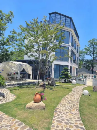 Xiyin Changxing View Light Luxury Holiday Meishu (Changxing Jiangnan Hongcun Branch) Отели рядом с достопримечательностью «Zhejiangsheng Huzhou Shizhang Xingxian Feiyun Temple»