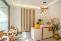 Yiyuan Homestay (Ludingqiao Square Branch) 룽안구전/용안고진 주변 호텔