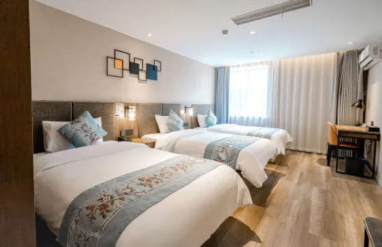 如家素柏雲酒店（高郵通湖路世貿廣場店）