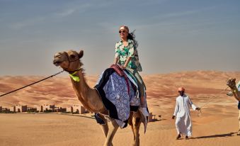 Bab Al Nojoum Bateen Liwa