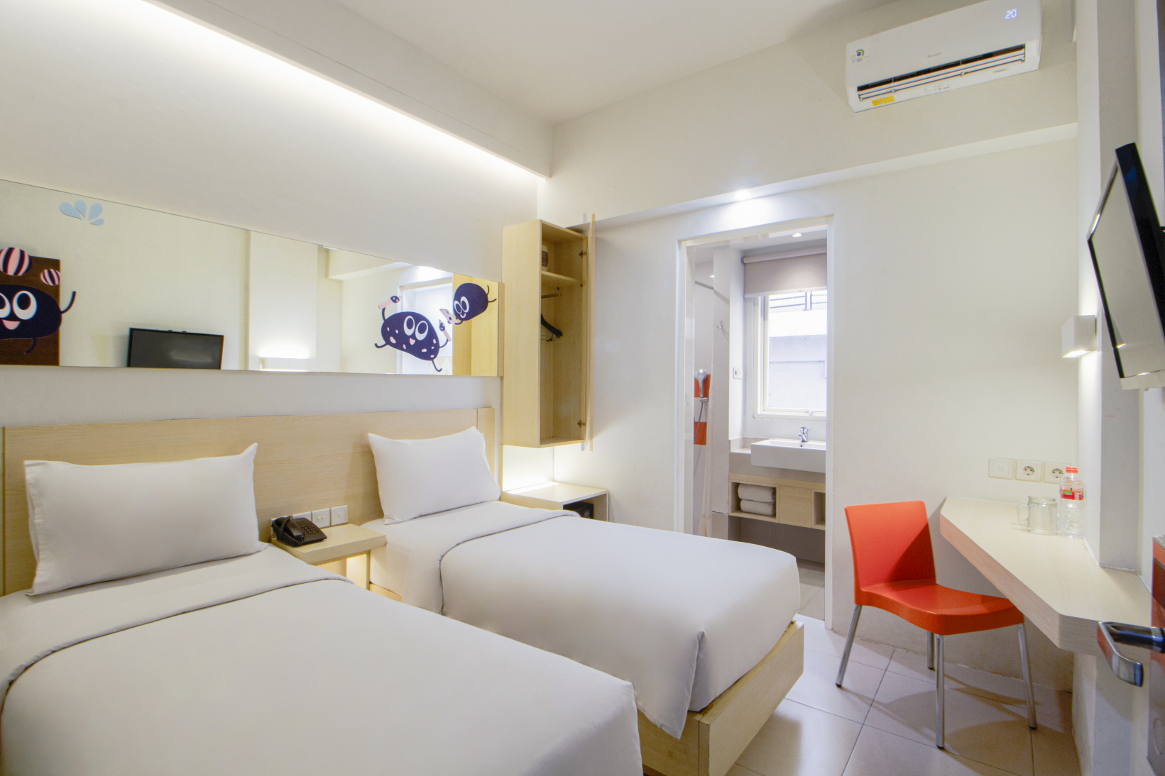 Cleo Hotel Tunjungan Hotels in Genteng