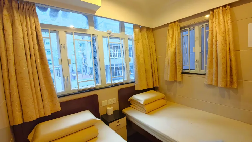 Wang Kei Hotel（Mong Kok MTR Exit D2）
