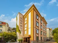World Hotel·German-Style Villas (Qingdao Zhanqiao Xinhaoshan Subway Station) Hotels near Qingdao Navy Museum