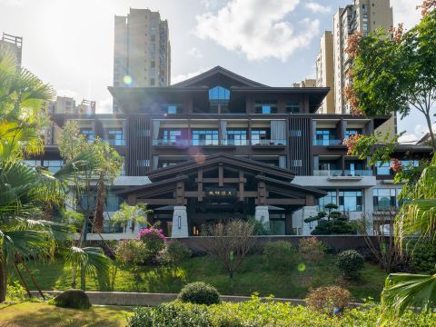 Guangyuan Jianmenguan Tianci Hot Spring Vacation Hotel
