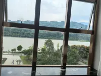โรงแรมปี้ไห่หยุนเทียน - 3 ดาว