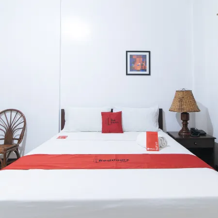 RedDoorz @ Marifa Hotel Angeles Pampanga