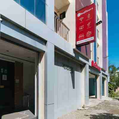 RedDoorz @ Isabelita Hotel Tuguegarao City Hotel Exterior