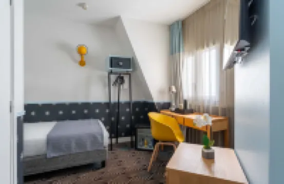 โรงแรมโอกุสตัง - แอสโทเทล โรงแรมในปารีส