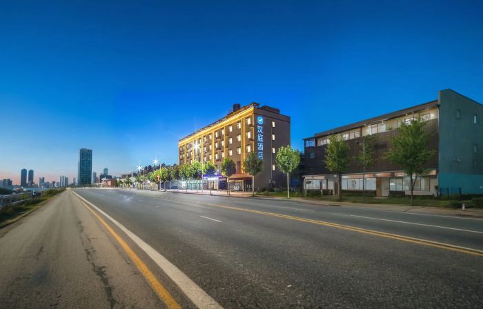 HanTing Hotel (Xinyang Shangcheng)