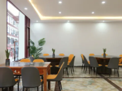 Shenfeng Juyuan View Hotel Hotels in Deqin