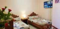 Queenslander Hotel and Restaurant Hotels in Alaminos