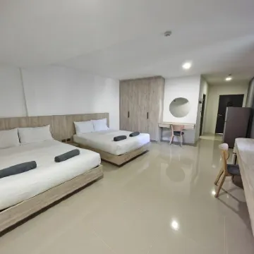 All day hostel @ BTS Bang Chak Hotels near Phra Khanong