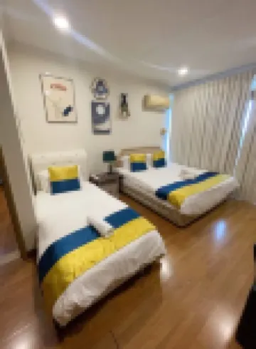 古晉河景陽台房 下樓吃海鮮 上樓看遊船