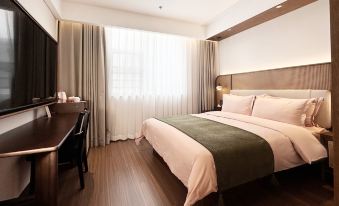 City Wall Homestay (Xiangyang Ancient City North Street Branch)