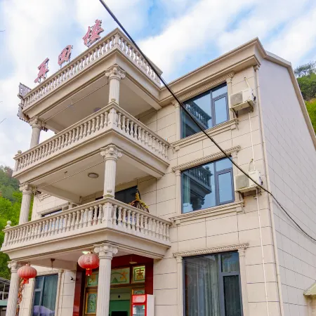 Re-huilou·Xiandu Meisu (Luci Village Resort) Отели рядом с достопримечательностью «Fuchunjiang Hospital»